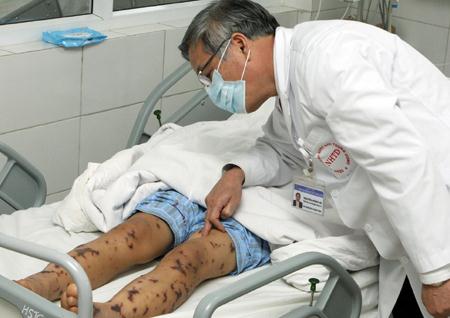 Bác sĩ Vũ Minh Điền và bệnh nhân