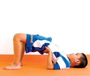 Tre em va yoga - loi ich bat tan
