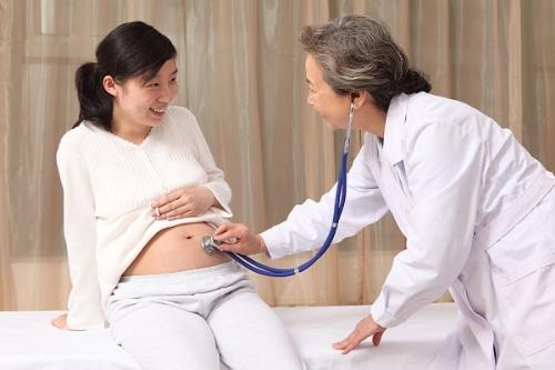 Khám thai định kỳ cho bạn biết thai nhi có phát triển bình thường hay không. (Ảnh minh họa)