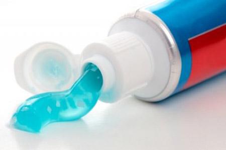 Kem đánh răng rạng bột hay gel đều có chất lượng như nhau.