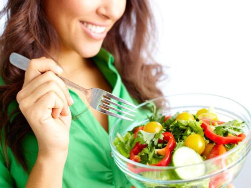 Ăn nhiều bữa nhỏ với những thực phẩm không lành mạnh có thể khiến bạn tăng cân.
