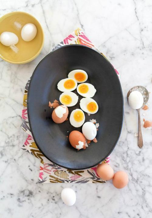 Chế biến trứng cút thành nhiều món ăn đa dạng để cơ thể hấp thụ được tối đa.