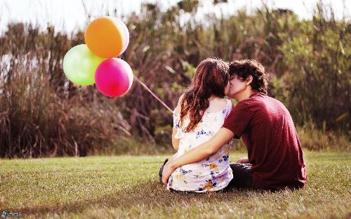 Phụ nữ chỉ nên nhắc nhở nam giới khéo léo chứ đừng ép buộc anh ấy.