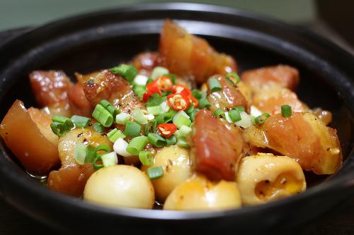 Qua ai me chong voi mon THIT KHO CAM la mieng