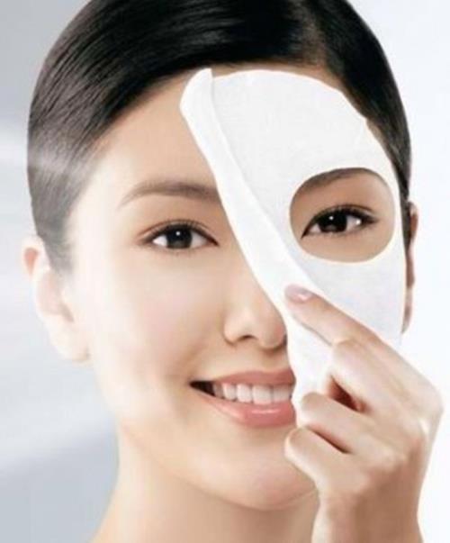 Mặt nạ dưỡng ẩm có thể làm mát da, ngăn chặn hình thành hắc sắc tố.
