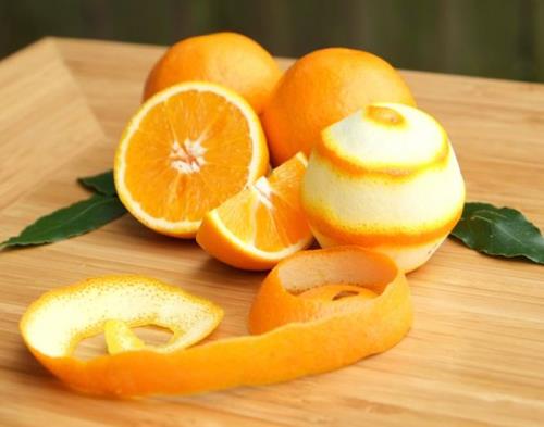 Đuổi muỗi bằng vỏ cam quýt
