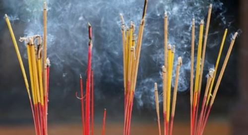 Khoi huong/nhang co the gay doc hon ca thuoc la