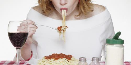 Có câu tục ngữ: “Trời đánh còn tránh bữa ăn”, đừng để thời gian làm việc lấn át toàn bộ thời gian ăn uống của bạn