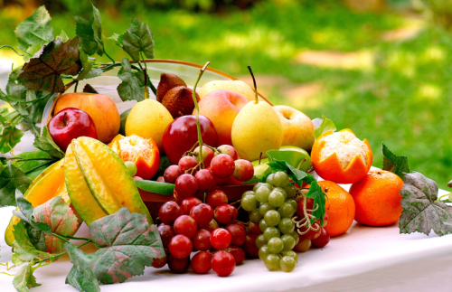 Những người bị viêm đại tràng khi ăn trái cây nên ăn cả vỏ vì chúng rất tốt cho nhuận tràng