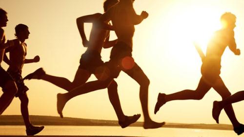 Vận động là một trong những cách đẩy lùi nóng trong người rất hiệu quả