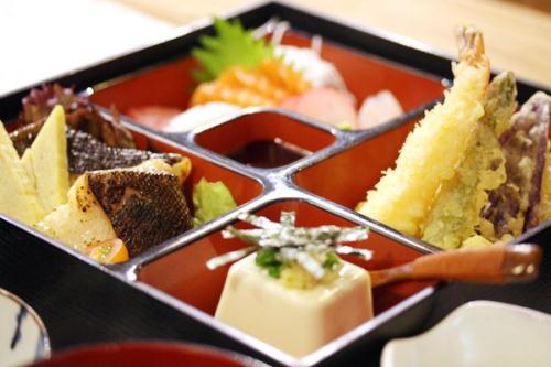 Khẩu phần ăn điển hình của người Nhật