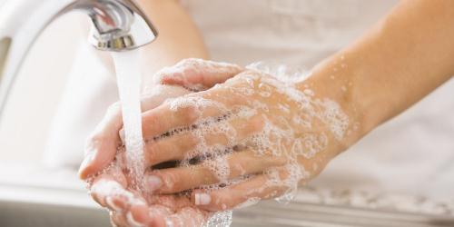 Dù bận cỡ nào bạn cũng tiếc 30 giây cho việc rửa tay để bảo vệ sức khỏe nhé1