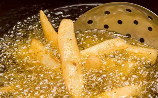 Tre se kem thong minh neu cha me thuong xuyen cho con an 8 mon nay