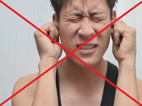 Con trung bay vao tai: Can lam gi?