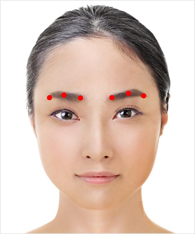 Chi voi ky thuat massage Shiatsu trong mot phut, doi mat cua ban se tre ra trong thay