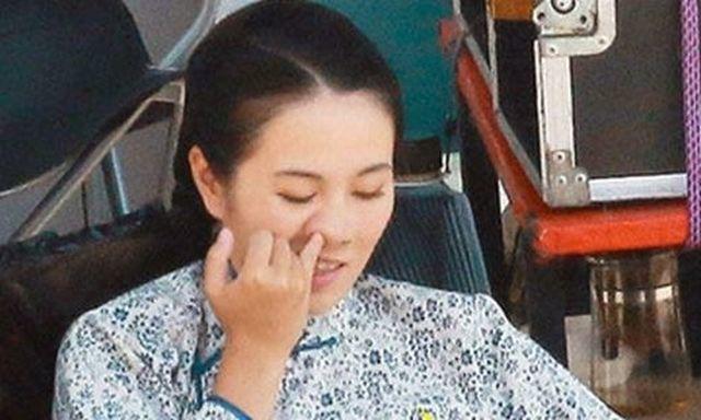 Thuong dung tay ngoay mui, nguoi phu nu mac benh ac tinh