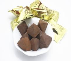 Nhung do vat tuyet doi khong de cop xe ngay nang nong neu khong muon no nhu bom