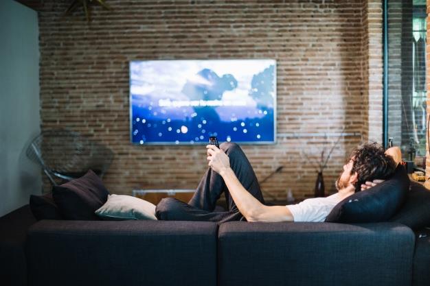 Xem TV hoac cay phim lau hon 3 gio co the khien ban bi suy giam nhan thuc