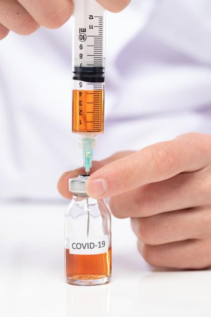 Tiem phong COVID-19, co nen doi loai vaccine ‘xin’ hon hay se tiem ket hop cac loai vaccine khac nhau?