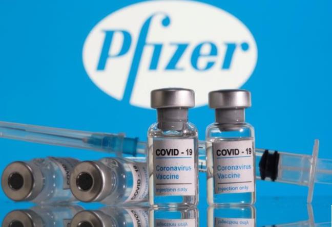 Vaccine ngua COVID-19 cua Pfizer va Moderna co the bao ve chong lai virus trong nhieu nam