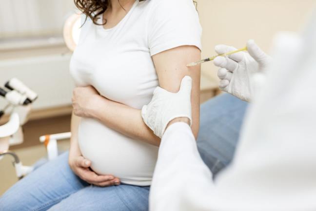 Nhung dieu quan trong thai phu can biet khi tiem vaccine COVID-19