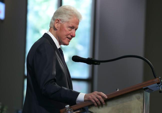 Cuu TT Bill Clinton nhap vien do nhiem trung huyet sau khi nhiem trung tieu lan vao mau, day la dieu can biet ve benh nay