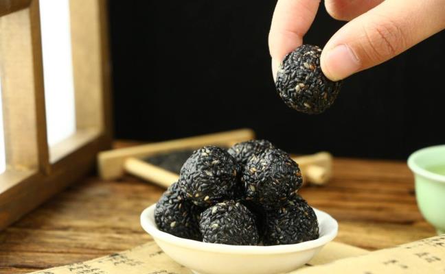 Phu nu dung qua thanh dam, an 5 loai thuc pham chong lao hoa nay nhan sac tuoi nhu hoa dao