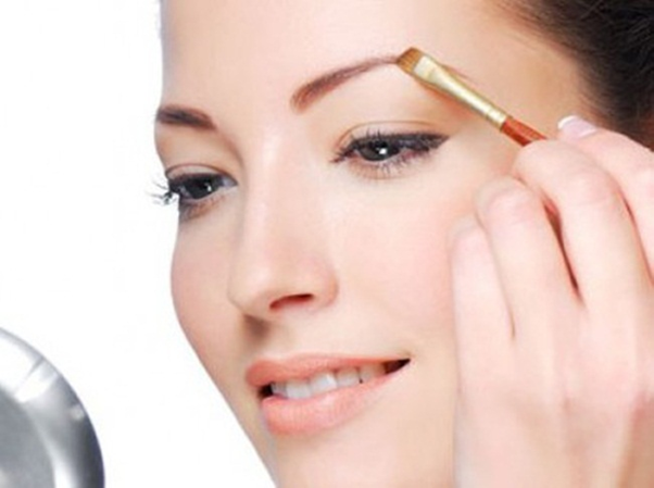 Bi kip giup trang diem mat mot mi tro nen xinh dep hon