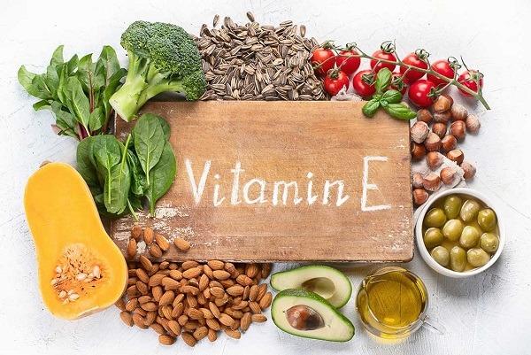 7 loai vitamin quan trong cho suc khoe mat va cac loai thuc pham giau vitamin