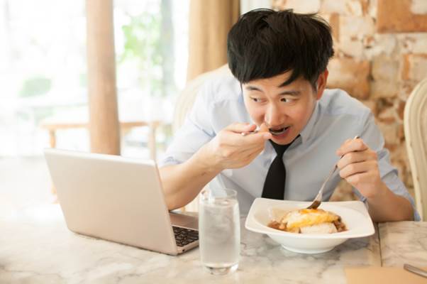 Thuc quan keu cuu vi nhung thoi quen an uong tai hai cua nhieu nguoi