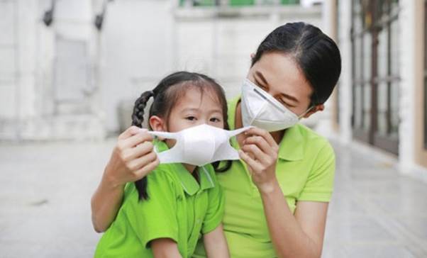 Muon phong benh cho tre trong mua cum hoanh hanh, me nen luu y 4 quy tac sau