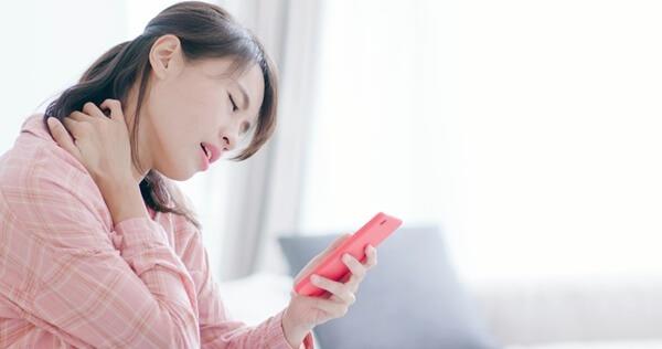 Co the&nbsp;se phai chiu dung 4 noi dau nay khi co thoi quen su dung dien thoai truoc&nbsp;gio ngu 