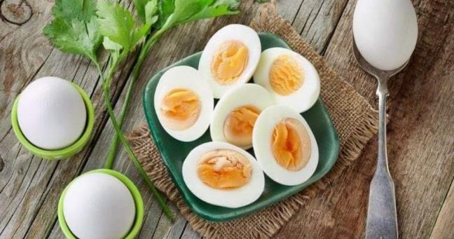 4 cach an trung co the gay hai cho da day va gay ung thu