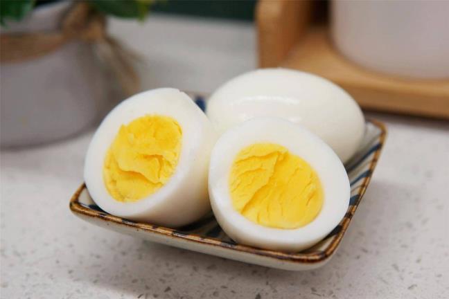 Co 4 diem khac biet ro rang giua nhung nguoi an trung hang ngay va nhung nguoi khong an trung