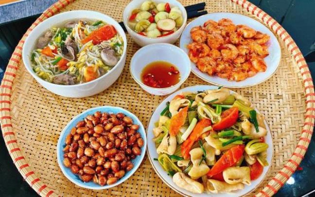 Trong ba bua an mot ngay, bua nao co loi hon cho viec giam can?