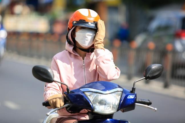 Tu vong do dot quy dang gia tang, hay o nha trong thoi tiet nong nuc va tranh lam 4 dieu nay