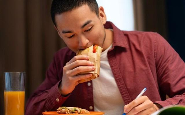 Nam gioi co tuoi tho ngan thuong co 5 thoi quen an uong, thoi quen thu ba dac biet pho bien