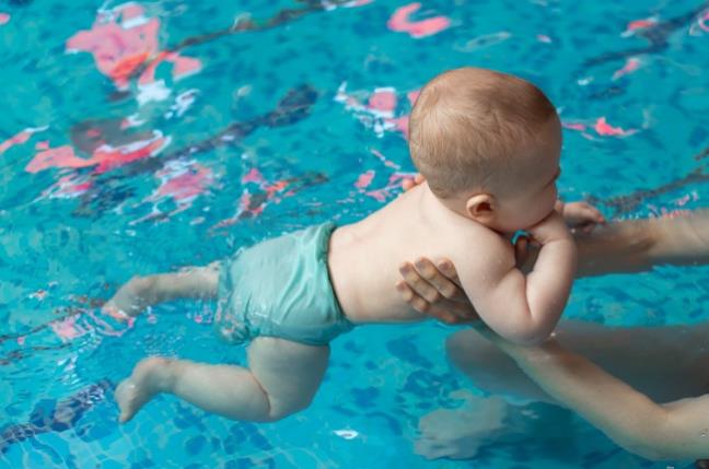 Tre em khong nen hoc boi truoc do tuoi nay – Canh bao tu chuyen gia danh cho cha me