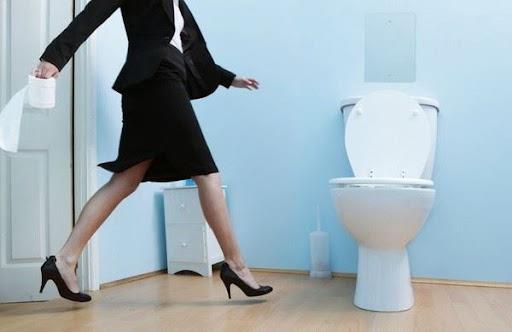 4 thoi quen pho bien cua nguoi hien dai lam tang nguy co tao bon