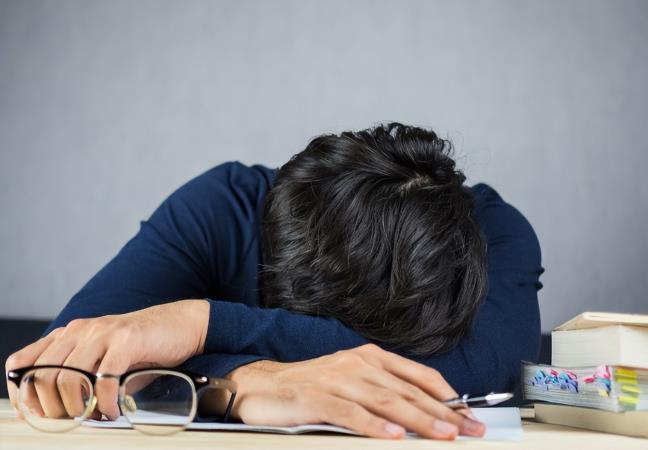 Buon ngu thuong xuyen co the la dau hieu cua benh nghiem trong