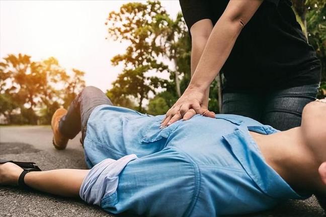 Nhung nguoi de tu vong do nhoi mau co tim deu co 8 dac diem chung nay