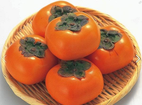 Ban co biet: Mot qua hong chua 8 vi thuoc, tan dung dung cach de tang cuong suc khoe