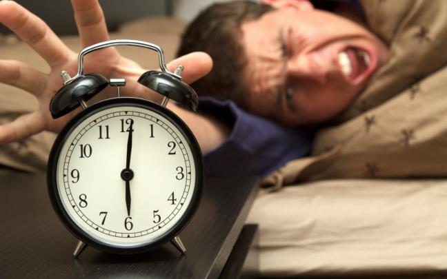 6 viec tuyet doi khong nen lam khi thuc day, keo benh tat un un keo den