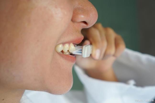 Tac hai nghiem trong cua viec chai rang theo chieu ngang 