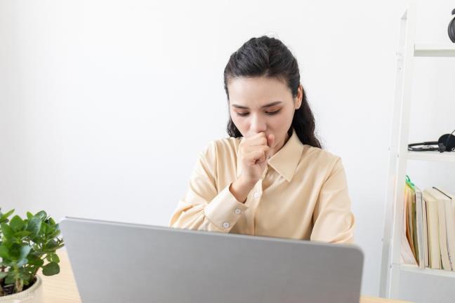 Ho có đờm: Khi là phản ứng “thanh lọc” tự nhiên, khi lại là dấu hiệu của bệnh nguy hiểm Ho co dom: Khi la phan ung “thanh loc” tu nhien, khi lai la dau hieu cua benh nguy hiem